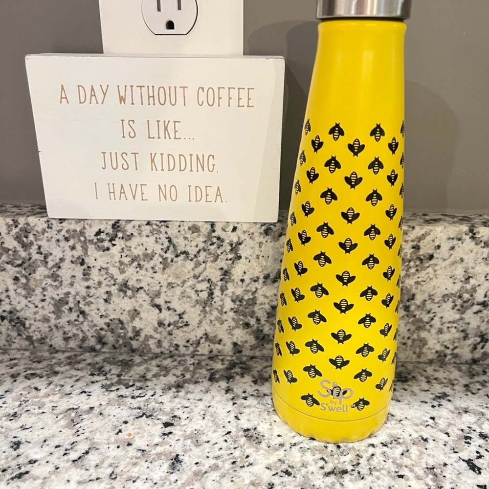 S'well queen bee / honey bee / bumble bee Yellow Bee Patterned Stainless Steel